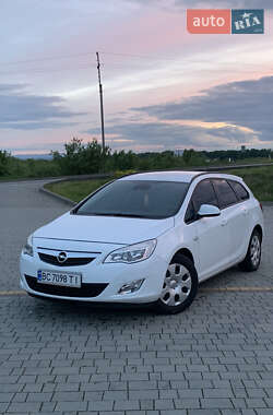 Універсал Opel Astra 2012 в 