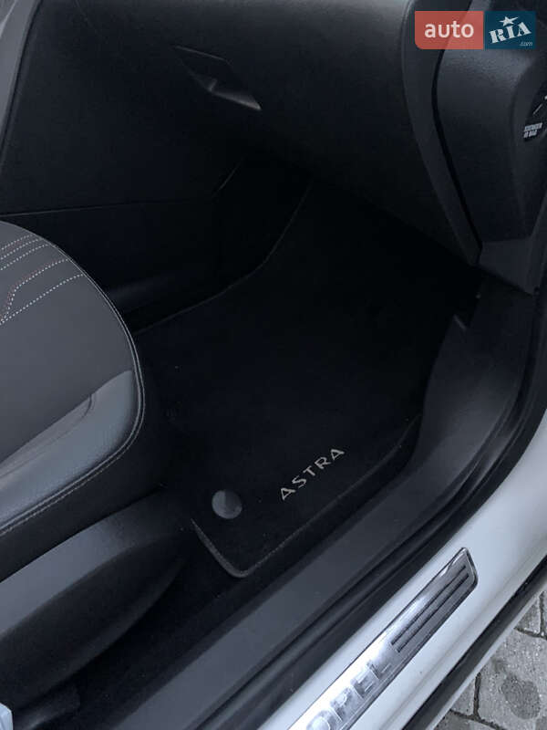 Универсал Opel Astra 2012 в Стрые