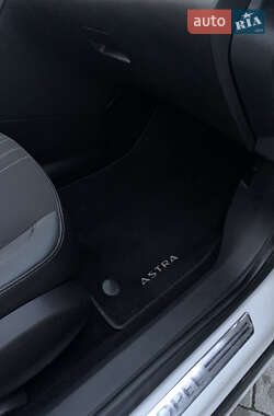 Універсал Opel Astra 2012 в 