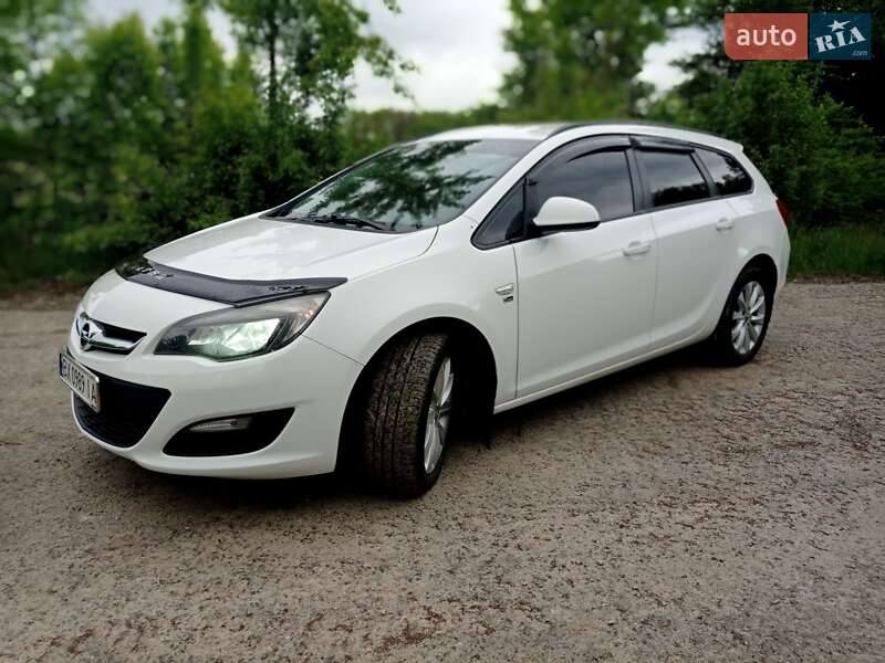 Универсал Opel Astra 2012 в Дунаевцах