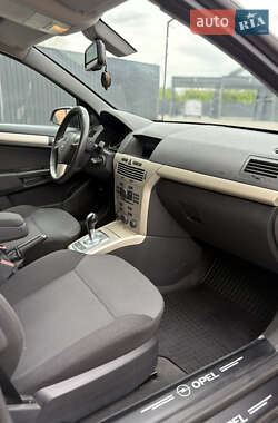 Седан Opel Astra 2008 в 