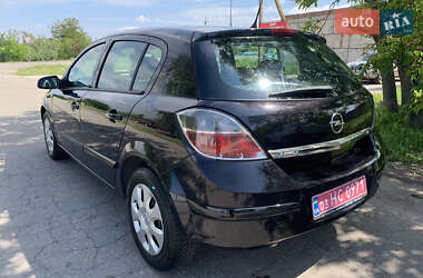 Хэтчбек Opel Astra 2008 в 