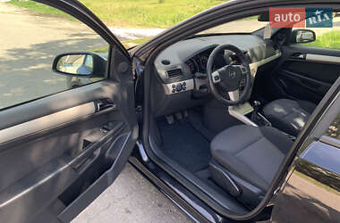 Хэтчбек Opel Astra 2008 в 