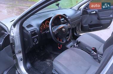 Седан Opel Astra 2006 в Буске