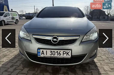 Opel Astra 2011 Opel Astra 2011