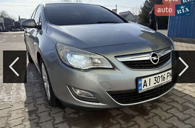 Хэтчбек Opel Astra 2011 в 
