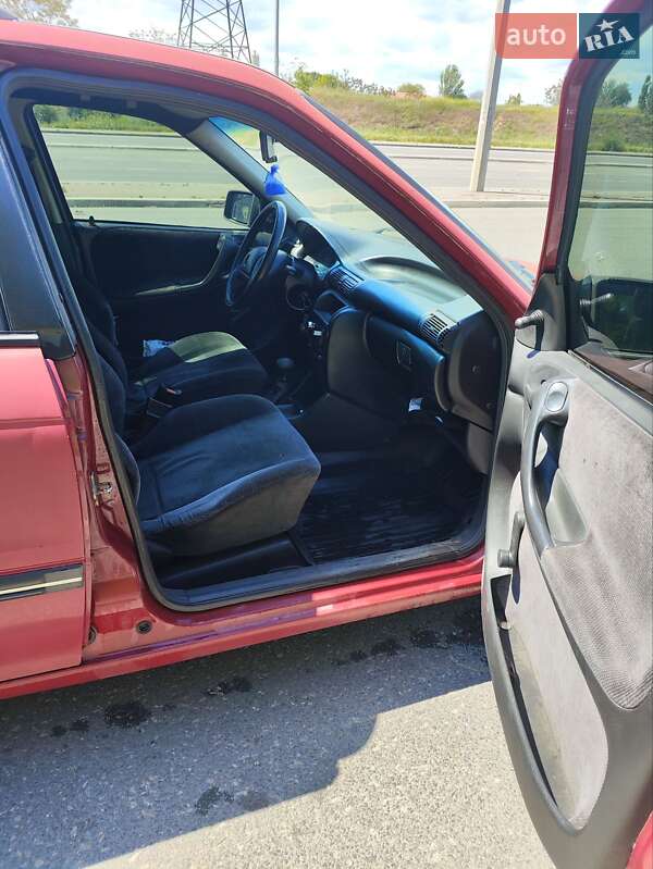 Универсал Opel Astra 1993 в Одессе