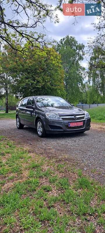 Хетчбек Opel Astra 2009 в 