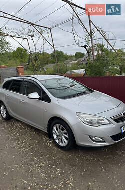 Универсал Opel Astra 2011 в Ивано-Франковске