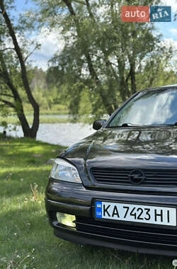 Хэтчбек Opel Astra 2001 в 