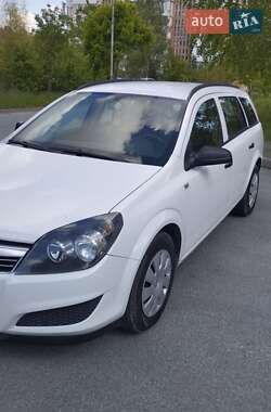 Універсал Opel Astra 2011 в 