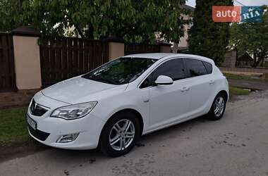Opel Astra 2011