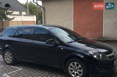 Opel Astra 2010 Opel Astra 2010