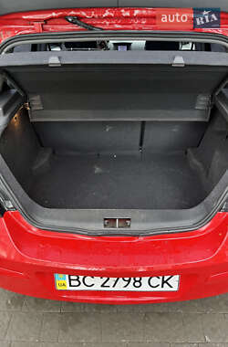 Хетчбек Opel Astra 2005 в 
