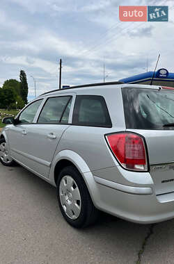 Универсал Opel Astra 2006 в 