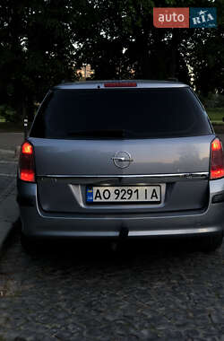 Универсал Opel Astra 2005 в 