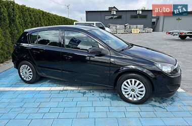 Хэтчбек Opel Astra 2007 в 