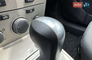 Хэтчбек Opel Astra 2007 в 