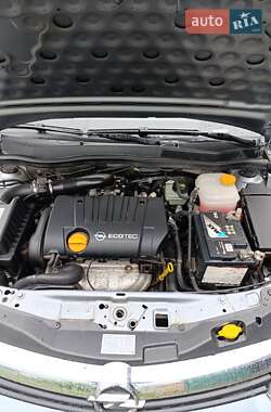 Універсал Opel Astra 2004 в 