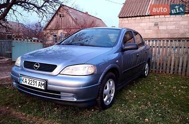 Седан Opel Astra 2006 в Чернигове
