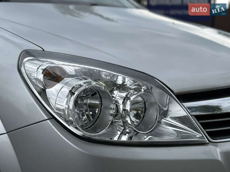 Універсал Opel Astra 2009 в Вінниці