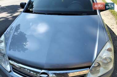 Хетчбек Opel Astra 2008 в  фото 11 Хетчбек Opel Astra 2008 в