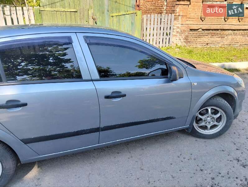 Хэтчбек Opel Astra 2008 в Сумах