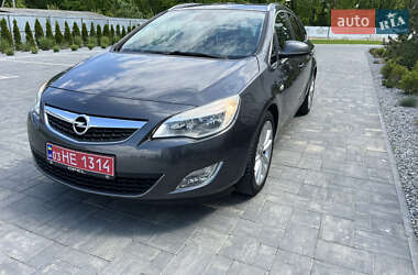 Opel Astra 2011 Opel Astra 2011