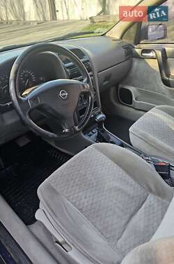Седан Opel Astra 2000 в 