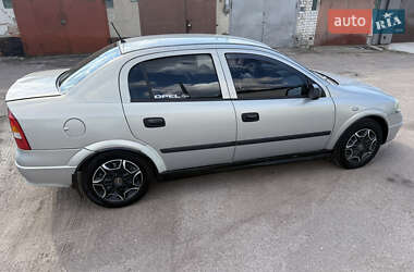 Седан Opel Astra 2007 в 
