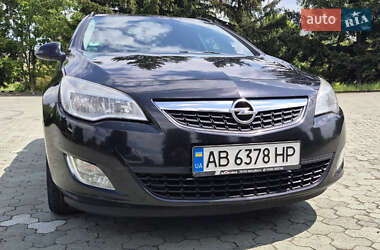 Універсал Opel Astra 2011 в Дубні