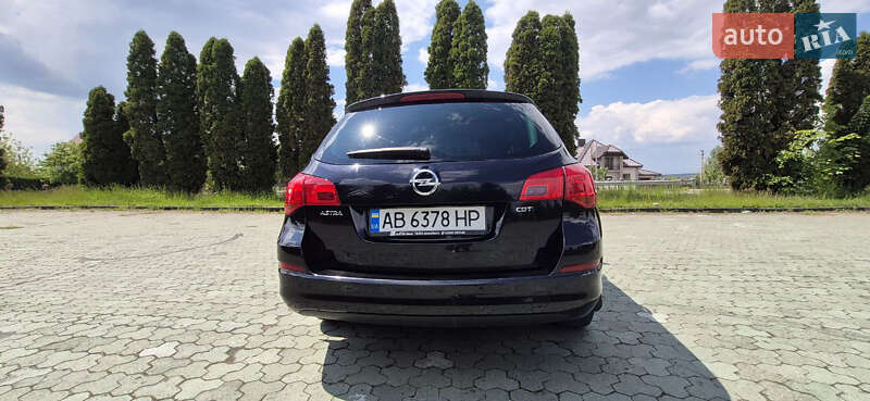Універсал Opel Astra 2011 в Дубні