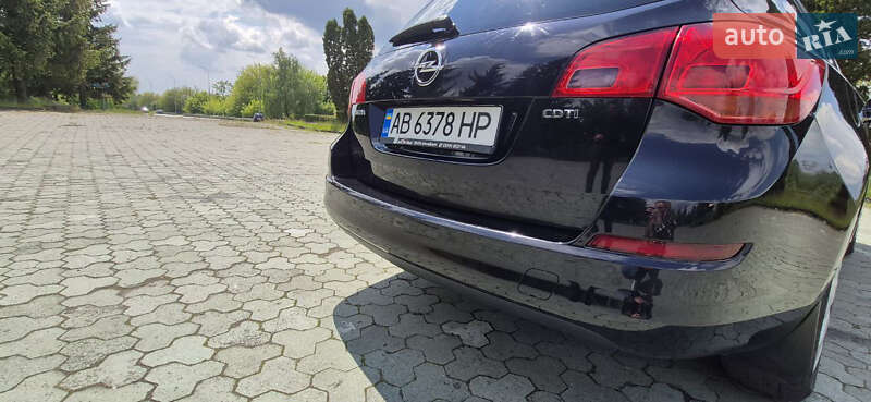 Універсал Opel Astra 2011 в Дубні