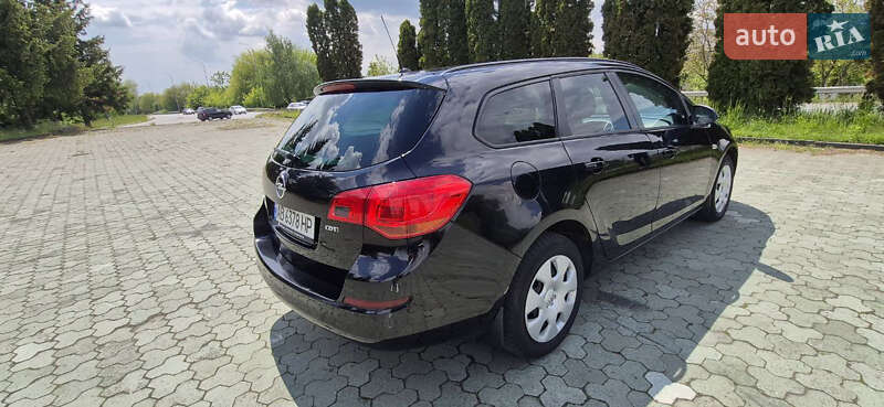 Універсал Opel Astra 2011 в Дубні