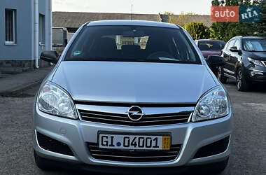 Хетчбек Opel Astra 2009 в 