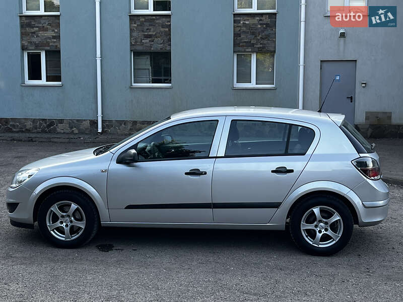 Хетчбек Opel Astra 2009 в Луцьку