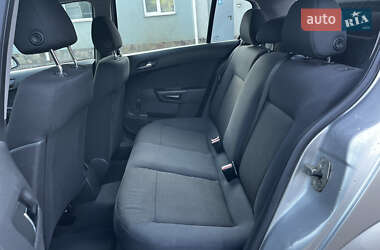 Хетчбек Opel Astra 2009 в 