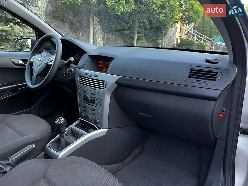 Хетчбек Opel Astra 2009 в Луцьку