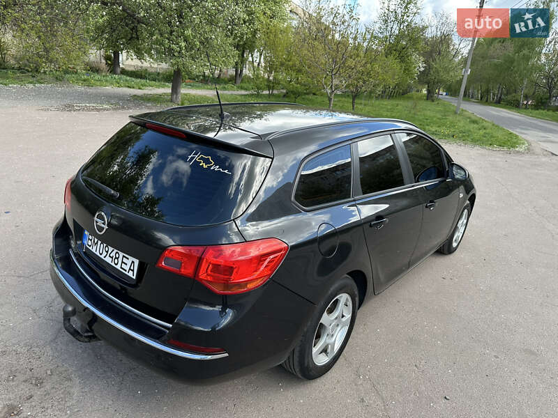 Универсал Opel Astra 2013 в Конотопе