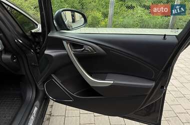 Універсал Opel Astra 2011 в 