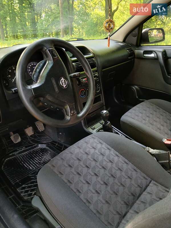 Универсал Opel Astra 2002 в Тернополе