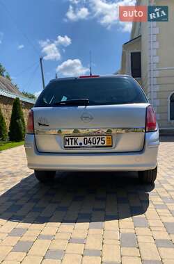 Универсал Opel Astra 2006 в 
