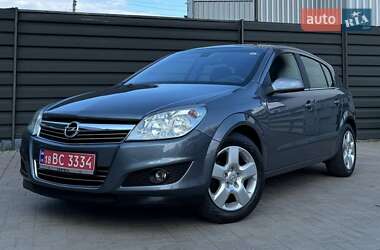 Хетчбек Opel Astra 2008 в 