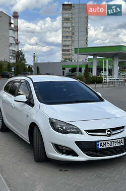 Універсал Opel Astra 2013 в 