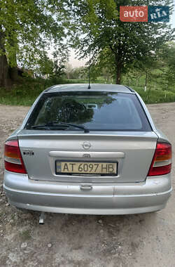Хэтчбек Opel Astra 1999 в 