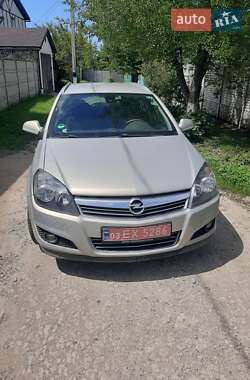 Универсал Opel Astra 2010 в Харькове