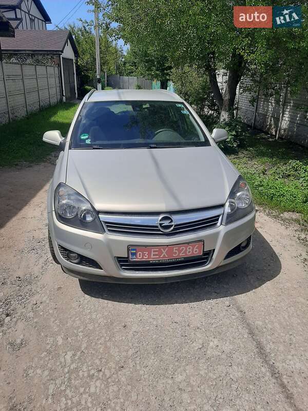 Opel Astra 2010