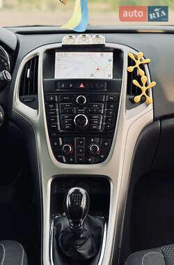 Универсал Opel Astra 2012 в 