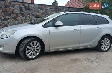 Универсал Opel Astra 2010 в Житомире