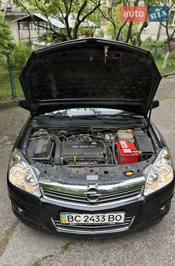 Хэтчбек Opel Astra 2008 в 